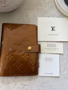 Louis Vuitton Monogram Vernis Cognac Brown Patent Agenda Cover with Gold Snap
